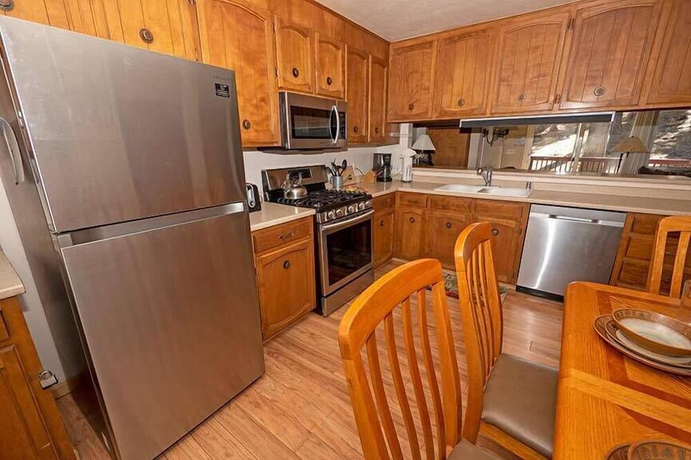 Photo of Bedroom in Al Tahoe