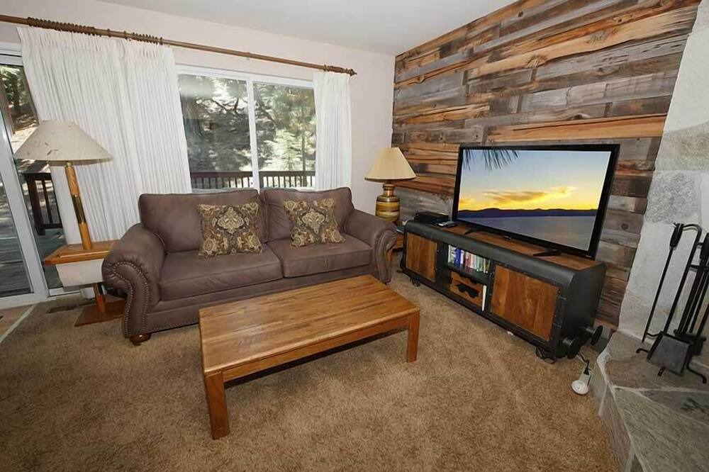 Photo of Livingroom in Al Tahoe