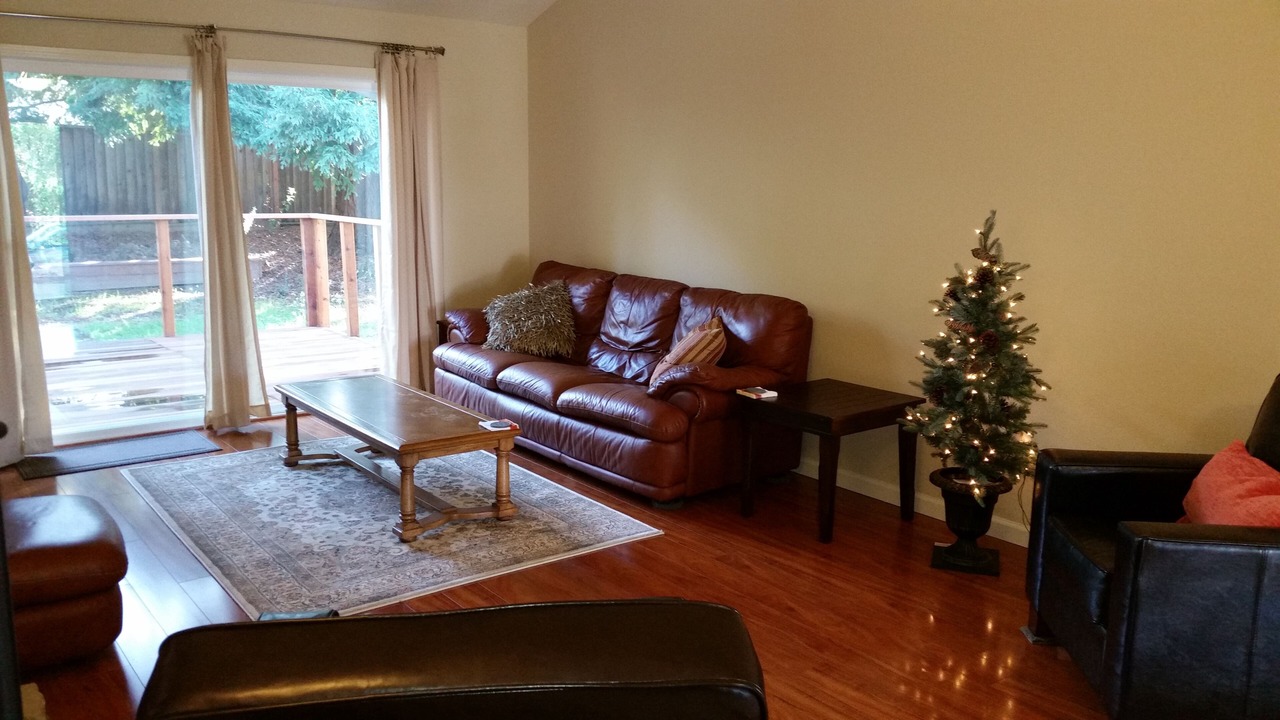 Photo of Livingroom in Cameron Hills
