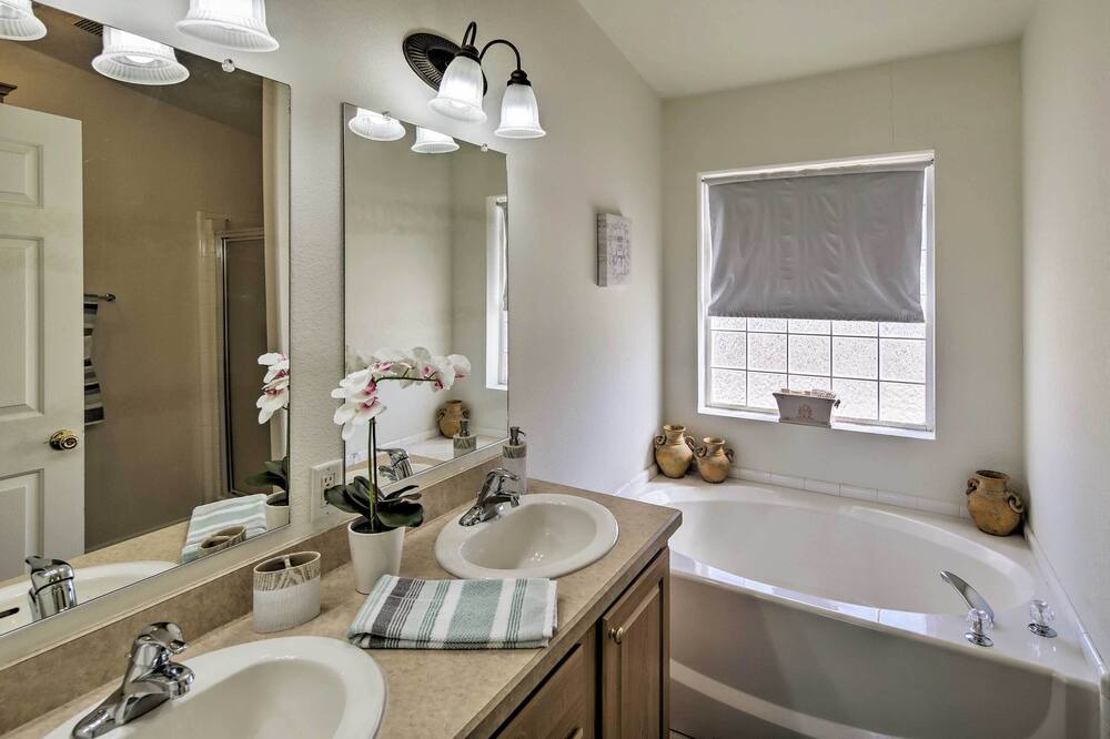 Photo of Bathroom in Sunridge Estates