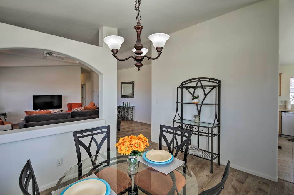 Photo of Livingroom in Sunridge Estates