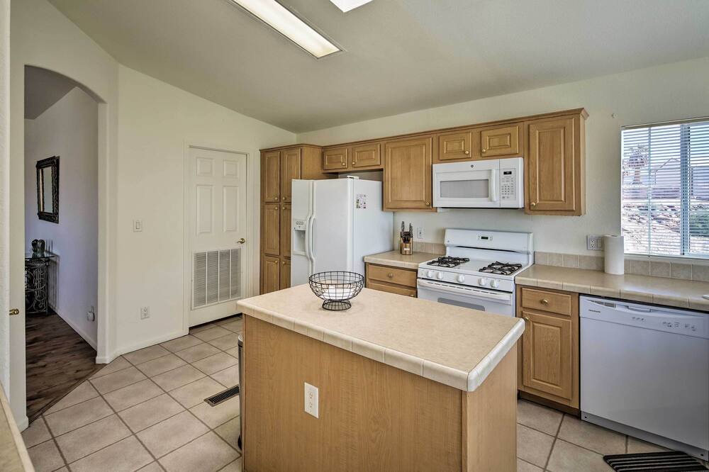 Photo of Kitchen in Sunridge Estates