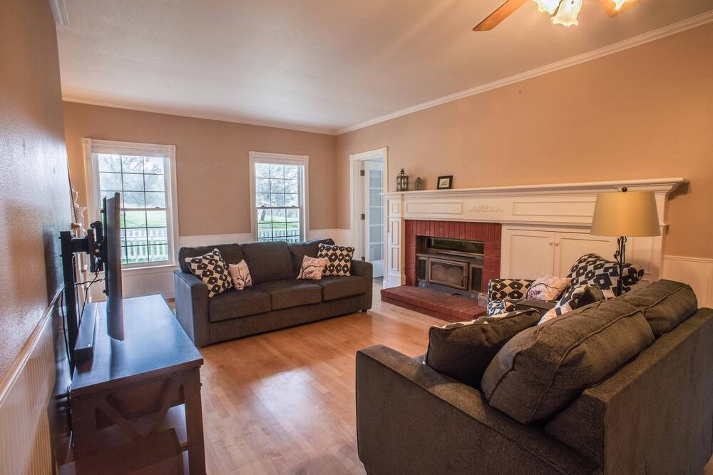 Photo of Livingroom in Mariposa