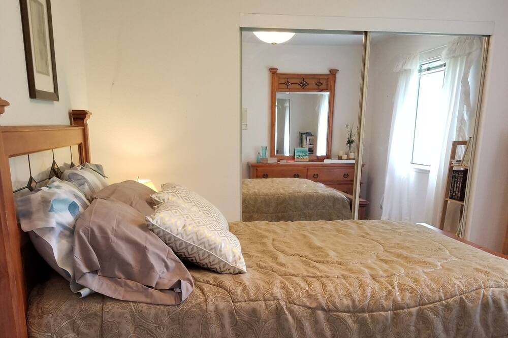Photo of Bedroom in Copperopolis