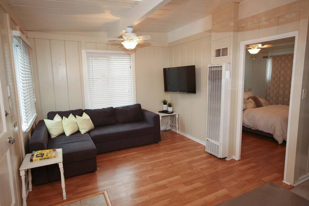 Photo of Livingroom in Ocean Beach