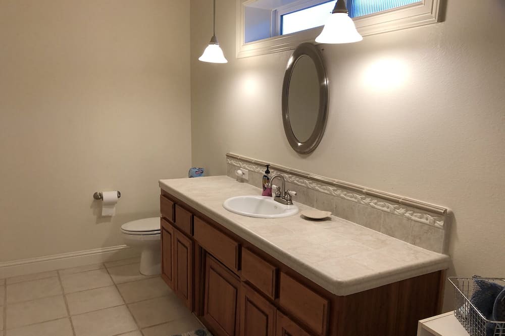 Photo of Bathroom in Baywood-Los Osos