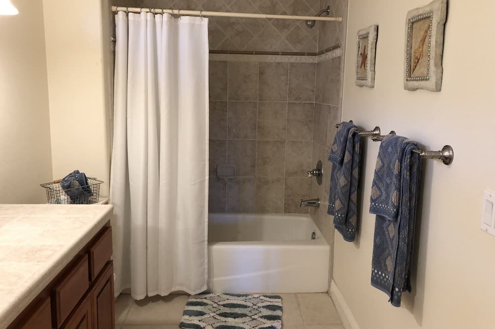 Photo of Bathroom in Baywood-Los Osos