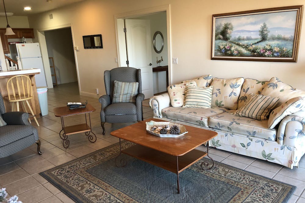 Photo of Bedroom in Baywood-Los Osos