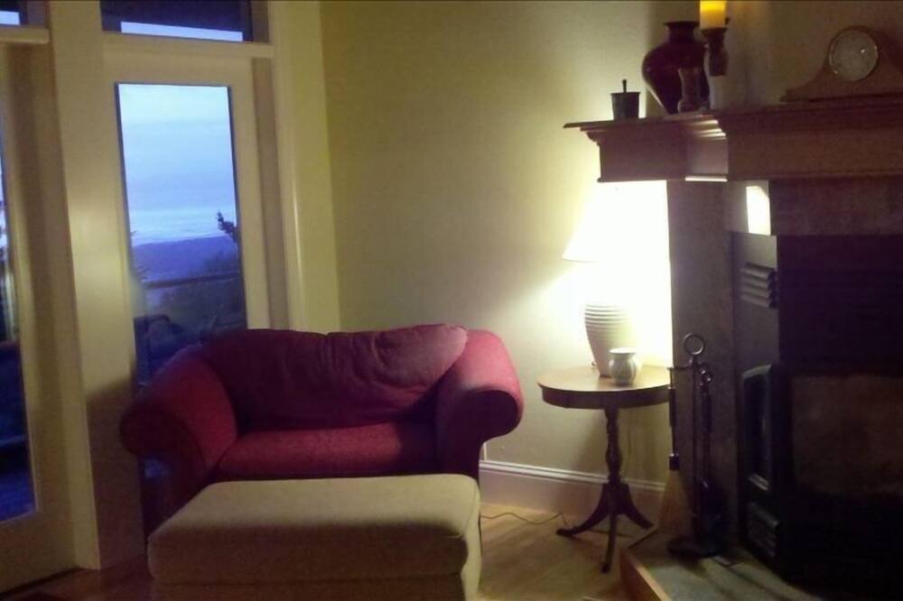 Photo of Livingroom in Baywood-Los Osos