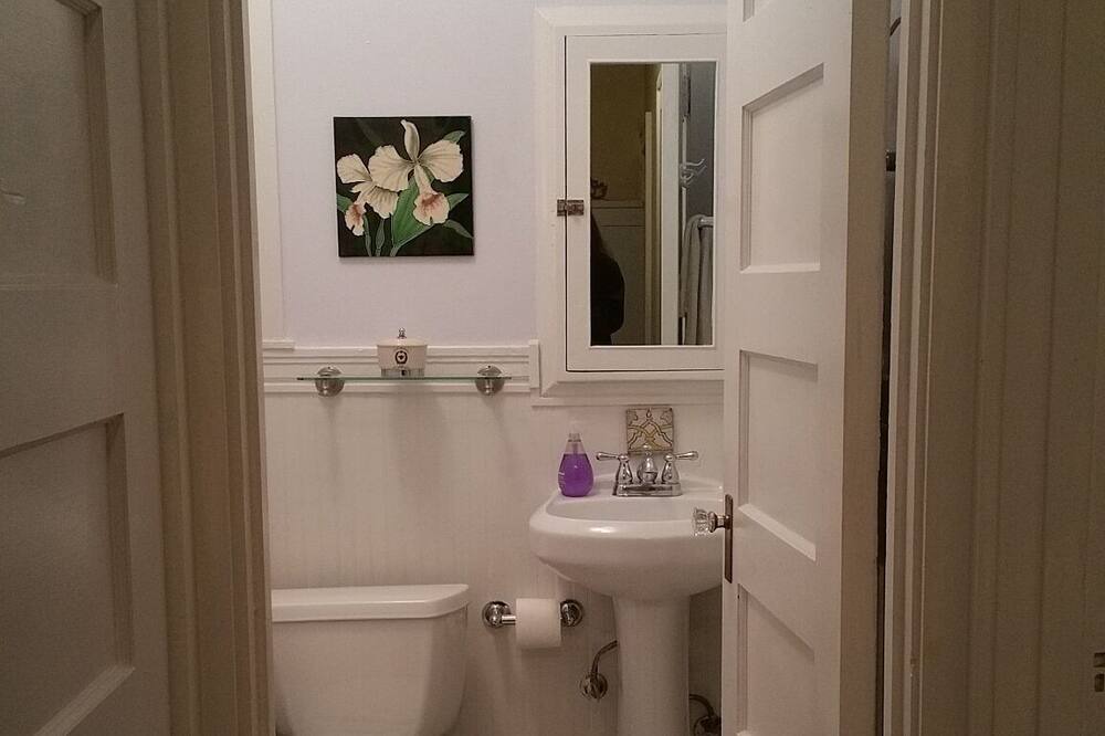 Photo of Bathroom in Nob Hill