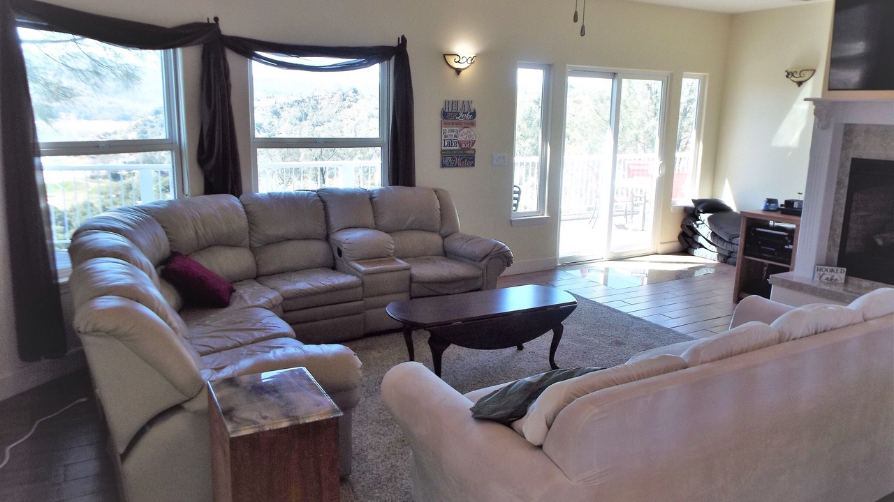 Photo of Livingroom in Oak Shores