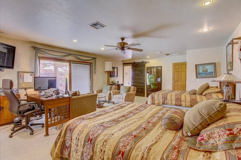 Photo of Bedroom in Enterprise