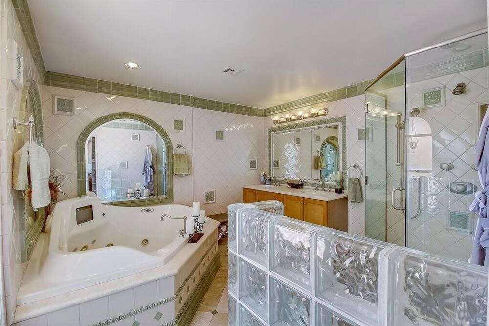Photo of Bathroom in Enterprise