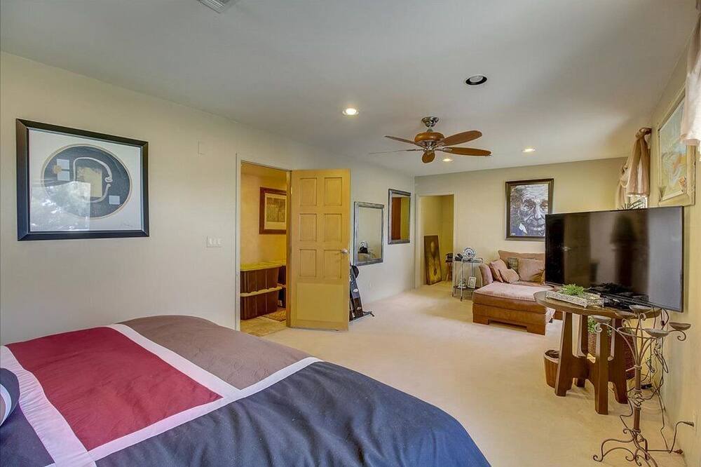 Photo of Bedroom in Enterprise