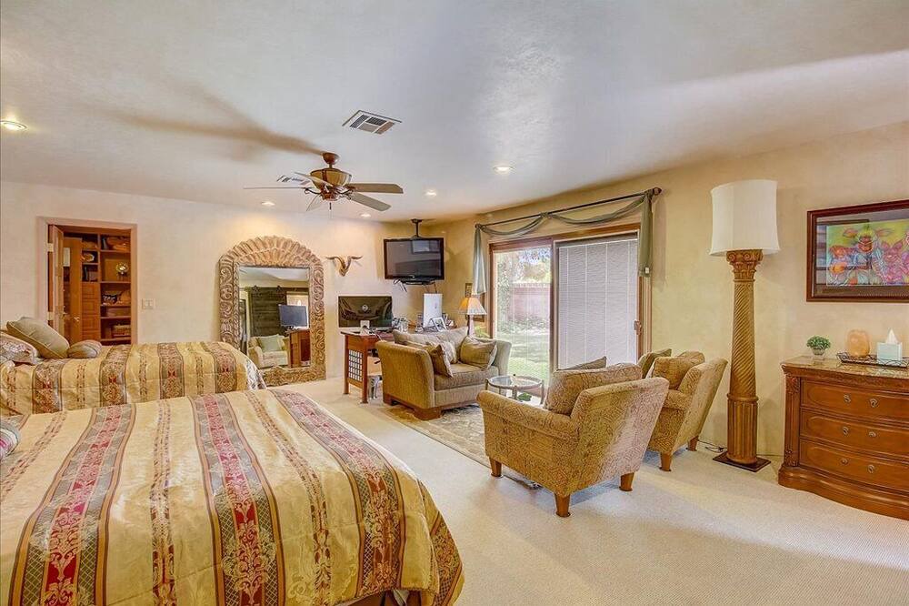 Photo of Bedroom in Enterprise