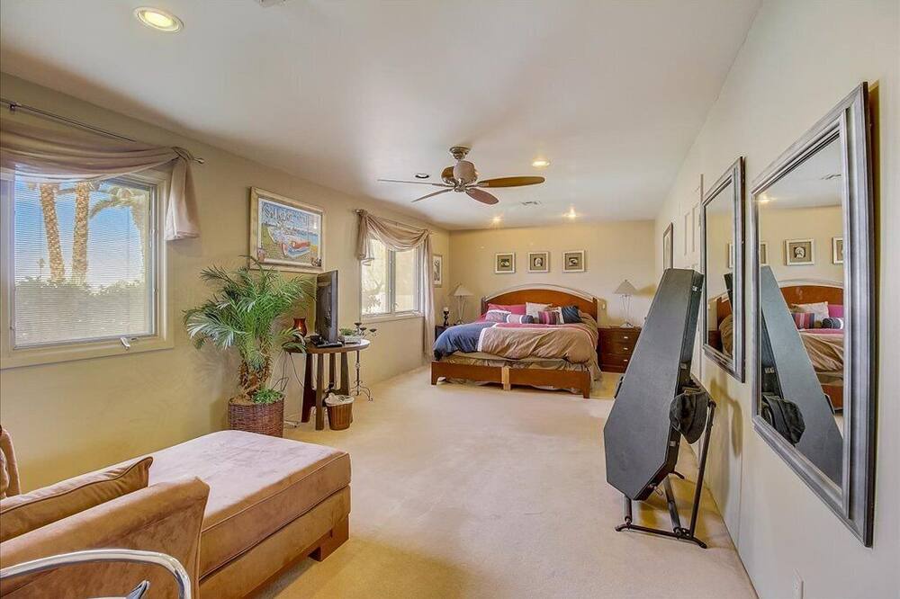 Photo of Bedroom in Enterprise