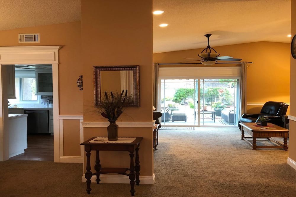 Photo of Livingroom in Nipomo