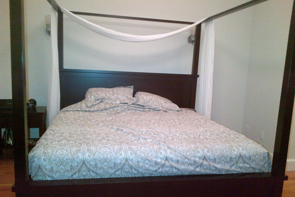 Photo of Bedroom in Lower Pacific Heights