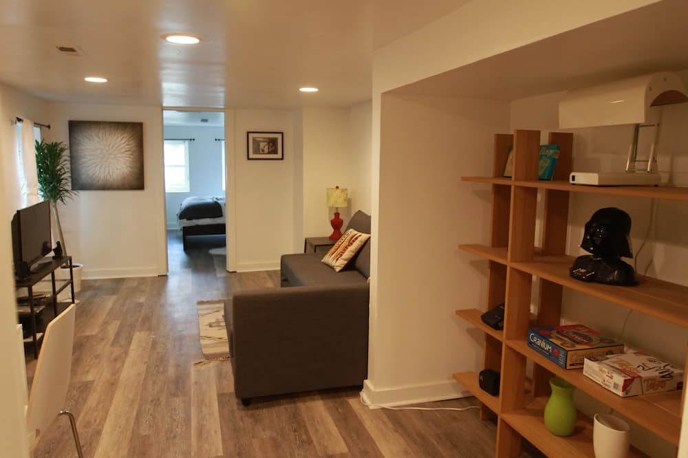 Photo of Livingroom in Hosford-Abernethy