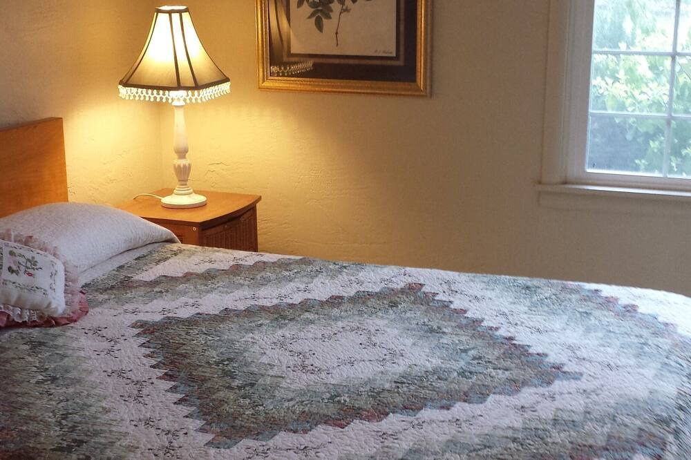 Photo of Bedroom in Talent