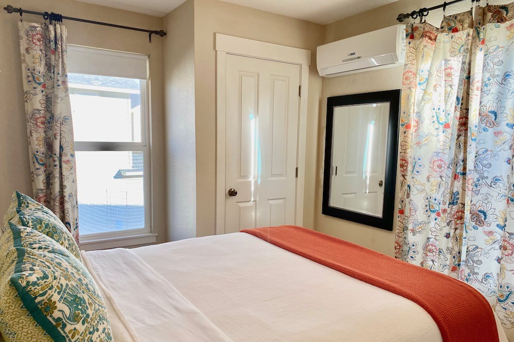 Photo of Bedroom in Chico
