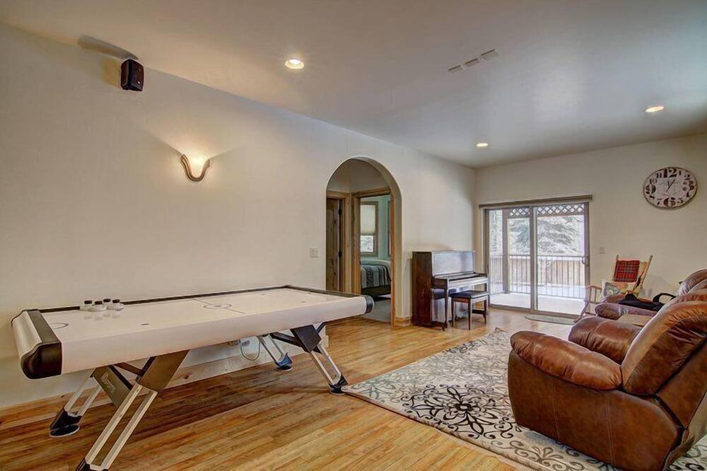 Photo of Bedroom in Tahoe Island