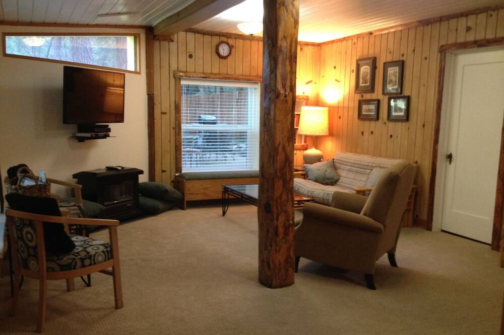 Photo of Bedroom in Quincy