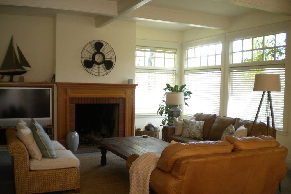 Photo of Livingroom in San Luis Obispo
