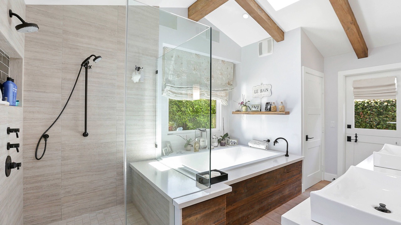 Photo of Bathroom in Corona del Mar