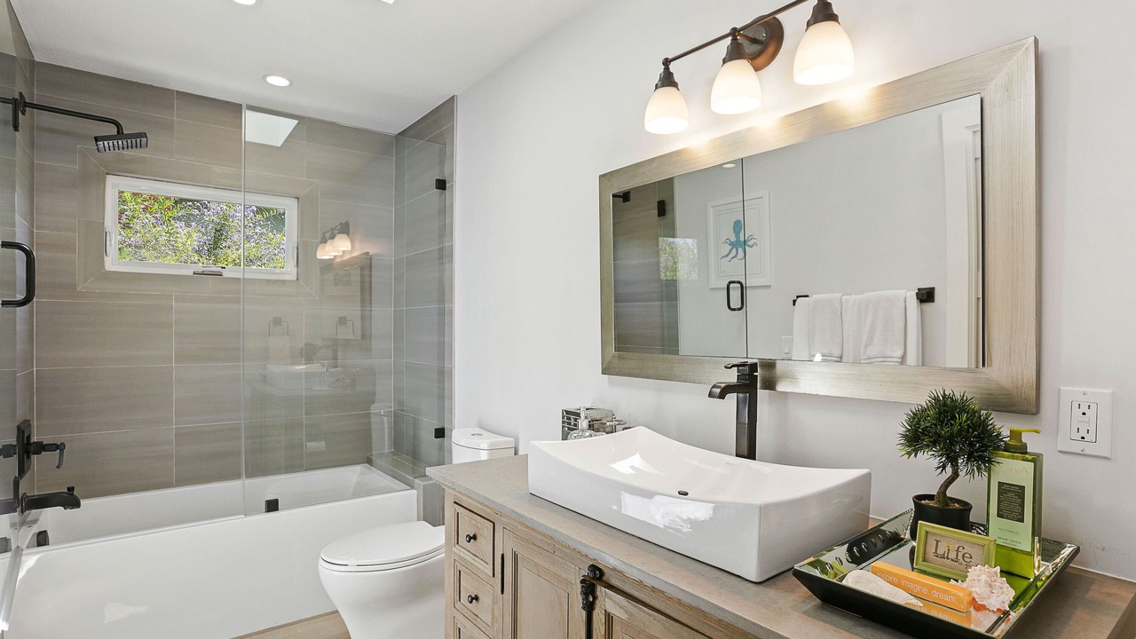 Photo of Bathroom in Corona del Mar