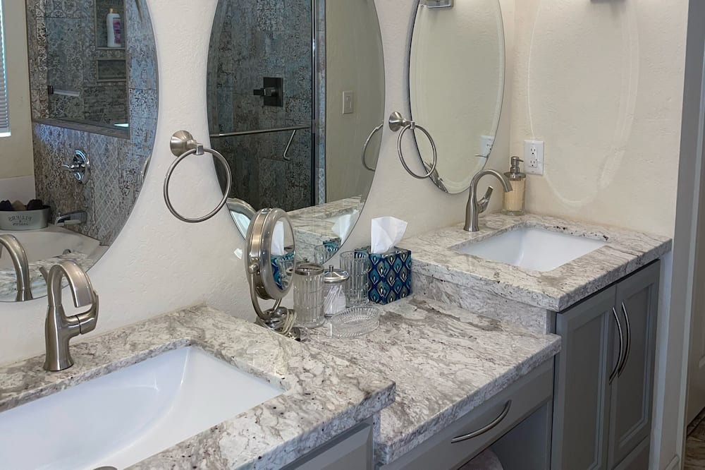 Photo of Bathroom in Bellemont