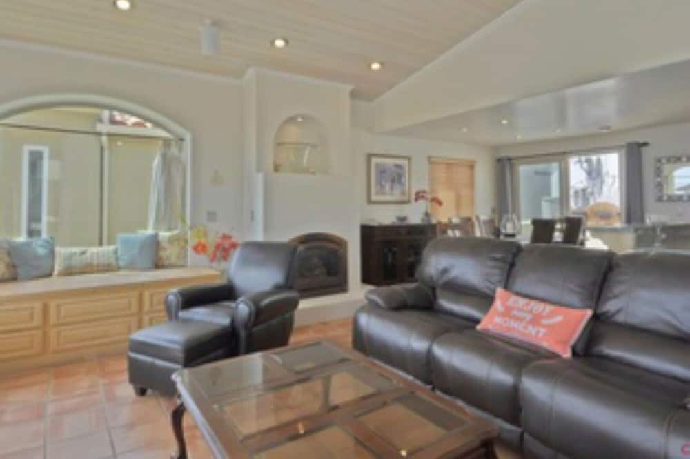 Photo of Bedroom in Shell Beach