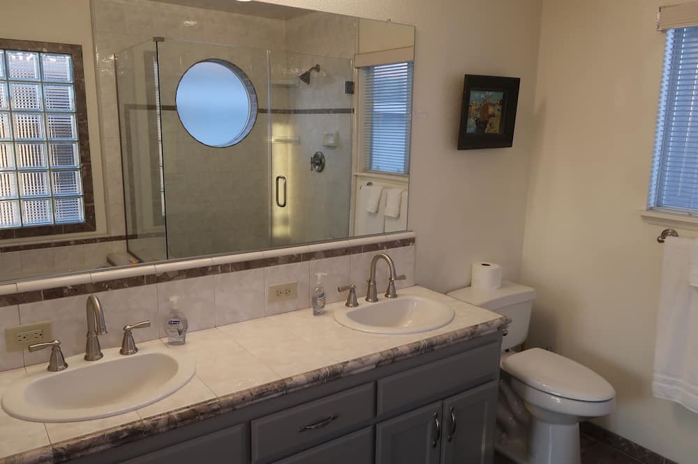 Photo of Bathroom in Cayucos