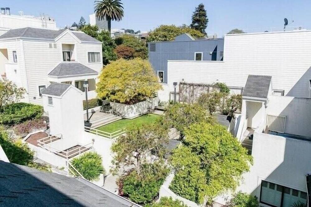 Photo of Others in Lower Pacific Heights