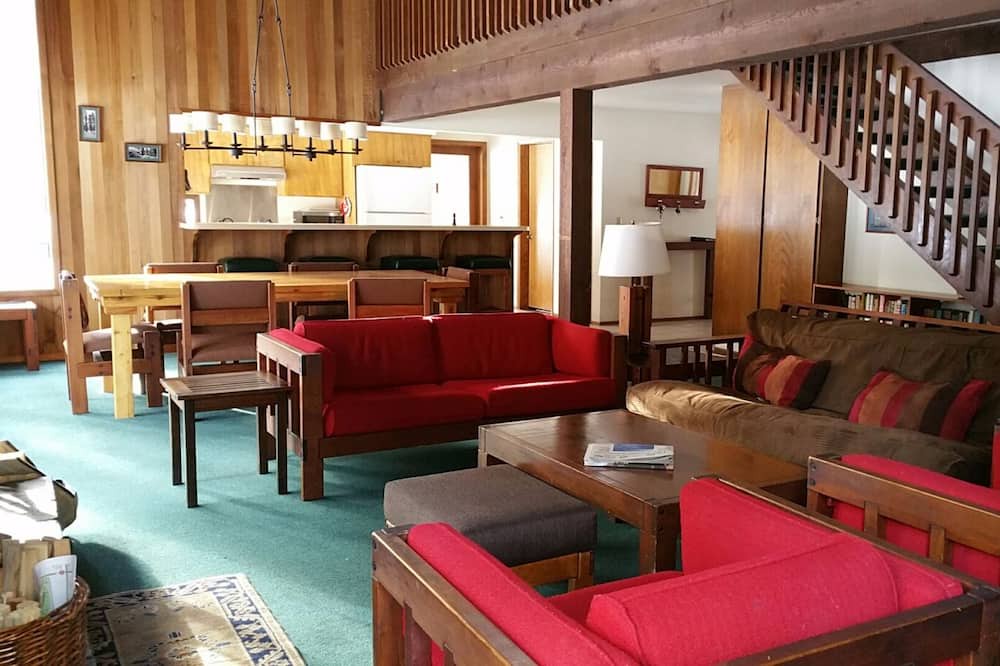 Photo of Livingroom in Black Butte Ranch
