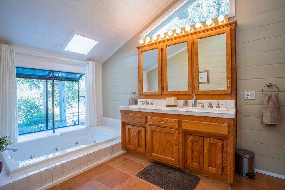 Photo of Bathroom in Atascadero