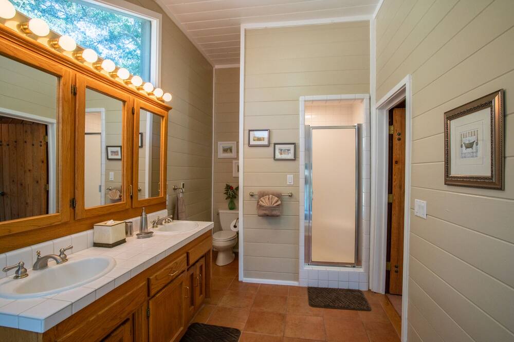 Photo of Bathroom in Atascadero