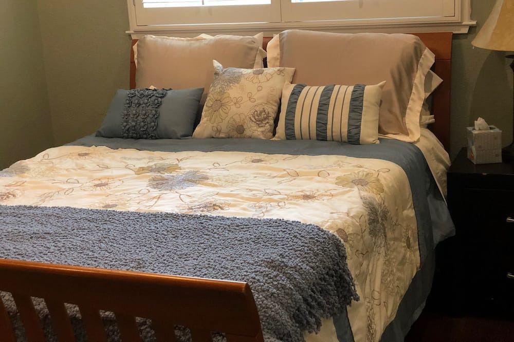 Photo of Bedroom in Vichy Springs