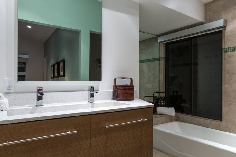 Photo of Bathroom in Tahquitz River Estates