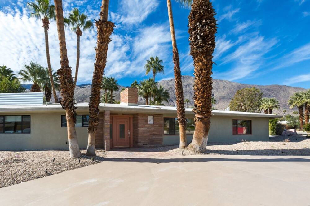 Photo of Outdoor in Tahquitz River Estates