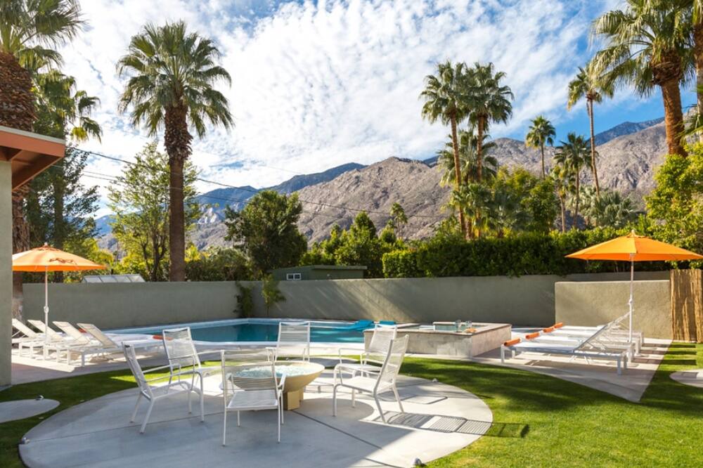 Photo of Patio Balcony in Tahquitz River Estates