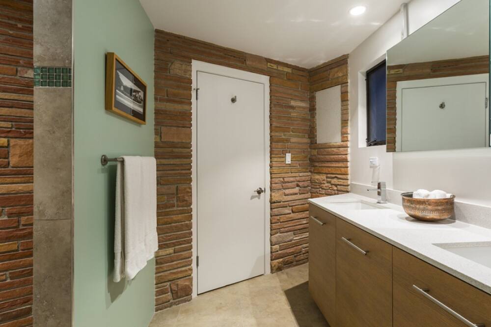 Photo of Bathroom in Tahquitz River Estates