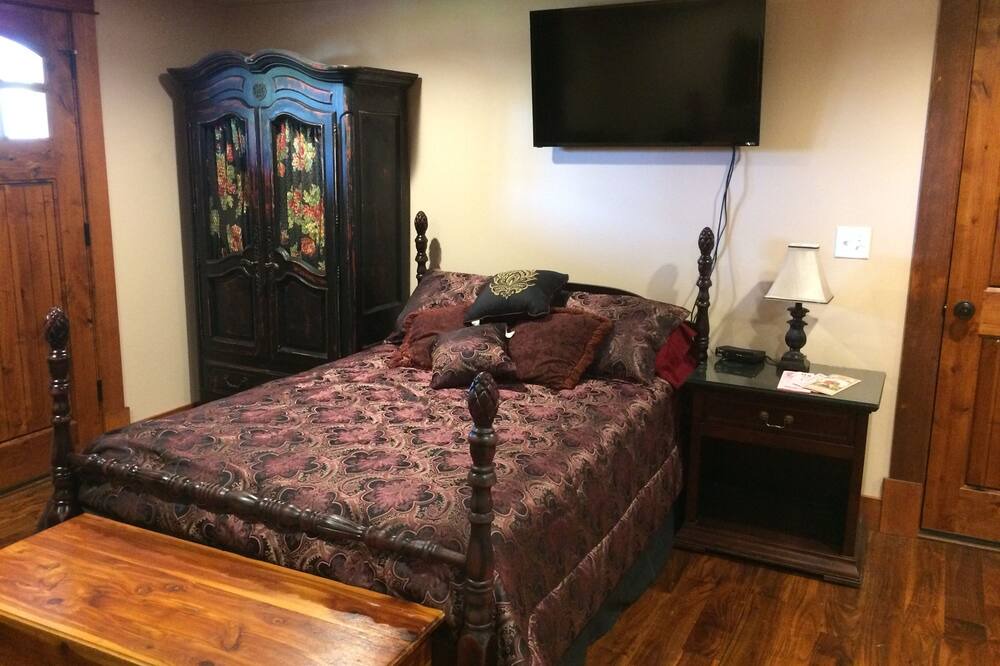 Photo of Bedroom in Salem