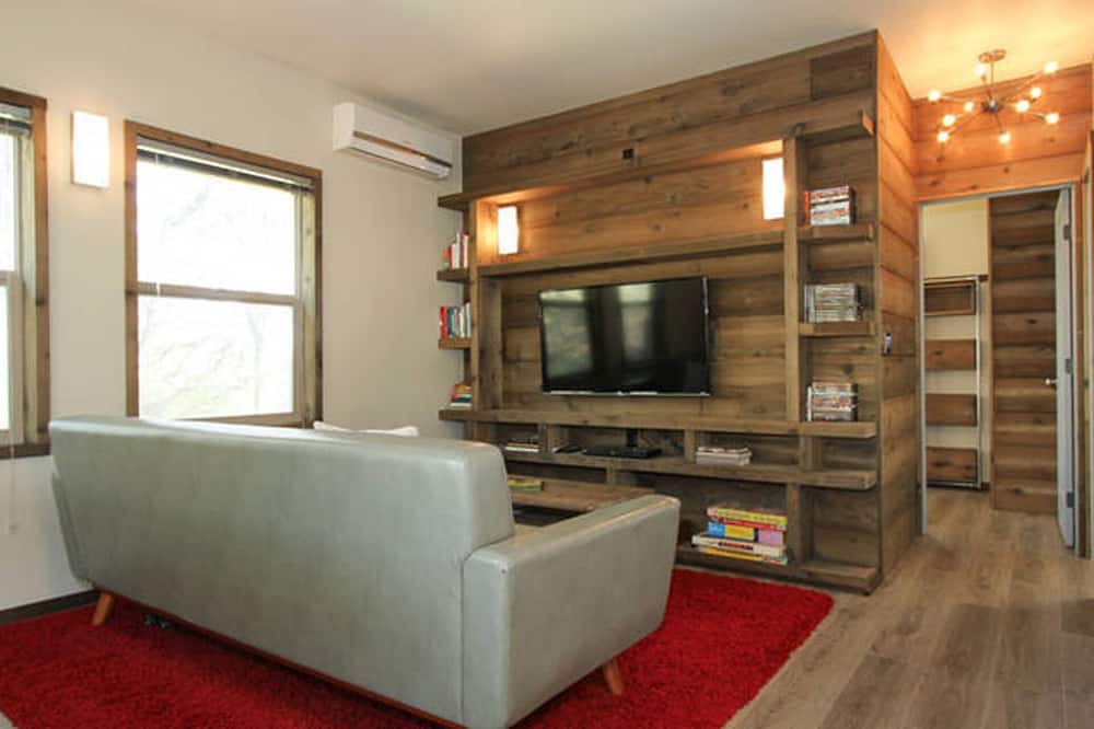 Photo of Bedroom in Lower Lake