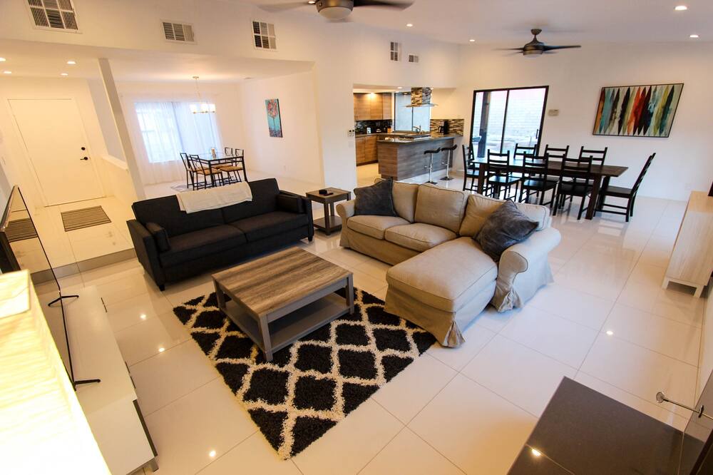 Photo of Livingroom in Sunrise Vista Chino