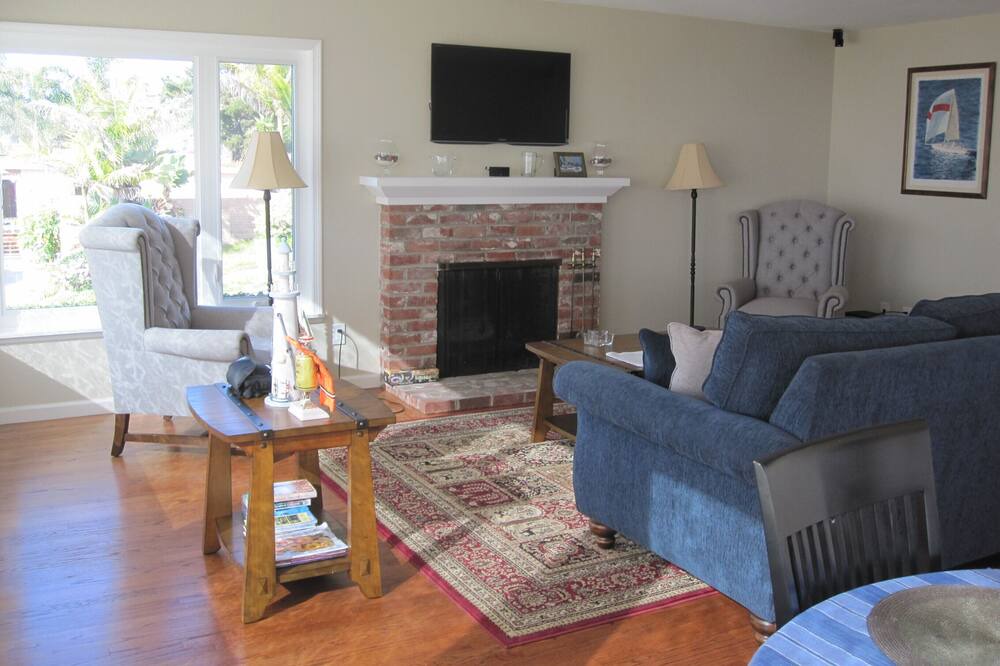 Photo of Bedroom in Sunset Cliffs