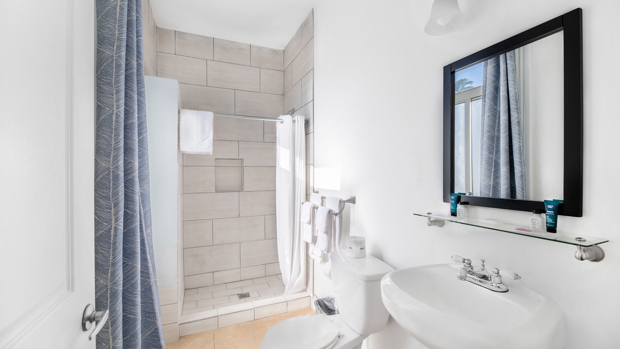 Photo of Bathroom in Avalon