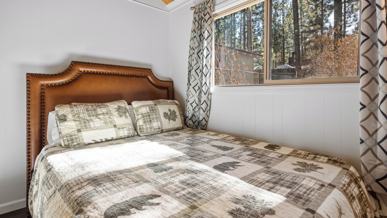 Photo of Bedroom in Big Bear City