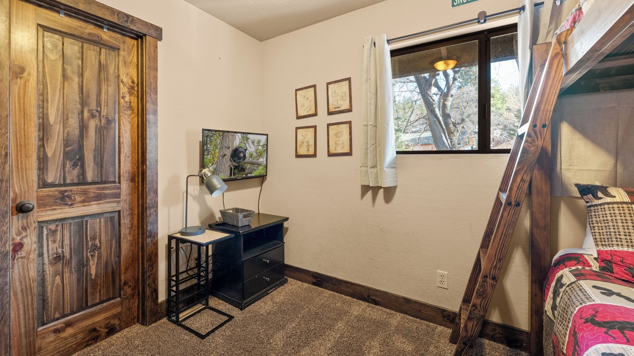 Photo of Bedroom in Upper Moonridge