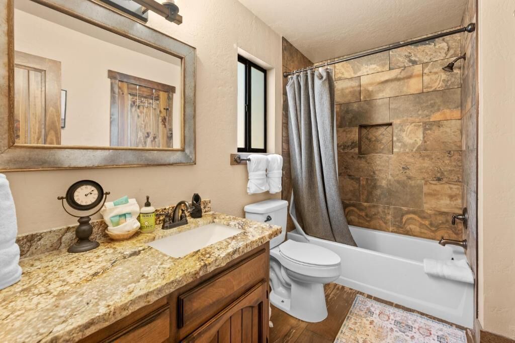 Photo of Bathroom in Upper Moonridge